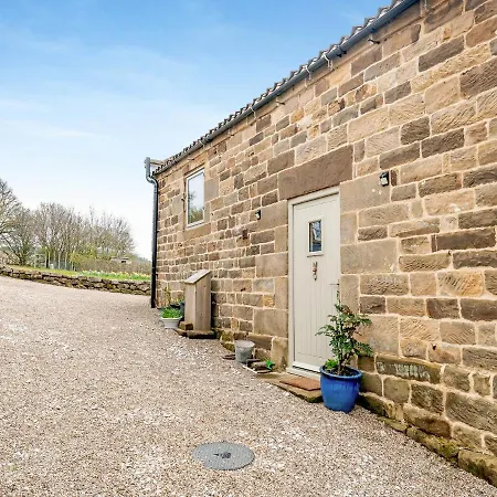 Holiday home Uptop Barn