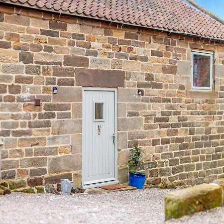 Holiday home Uptop Barn